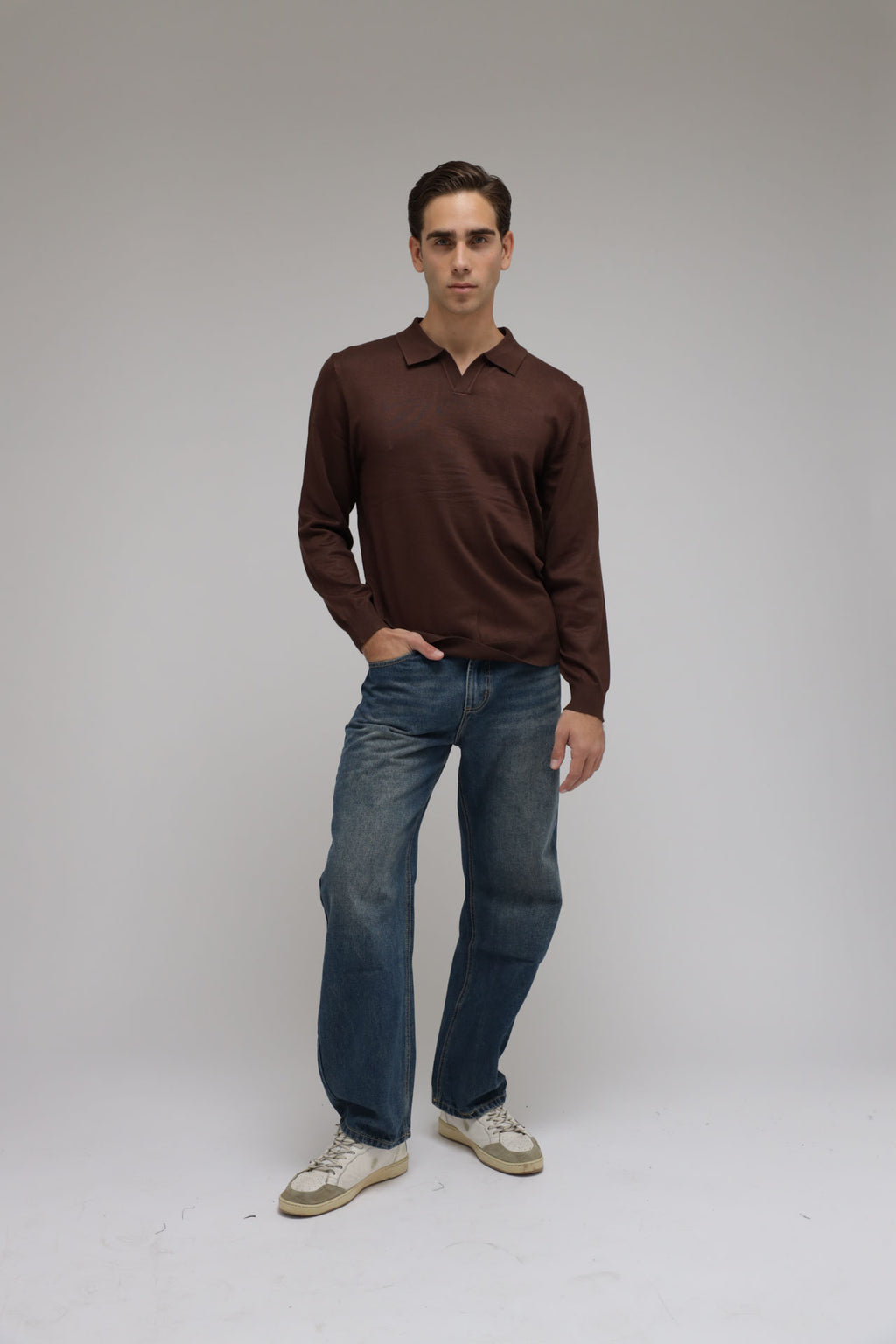 Polo scollo V in maglia