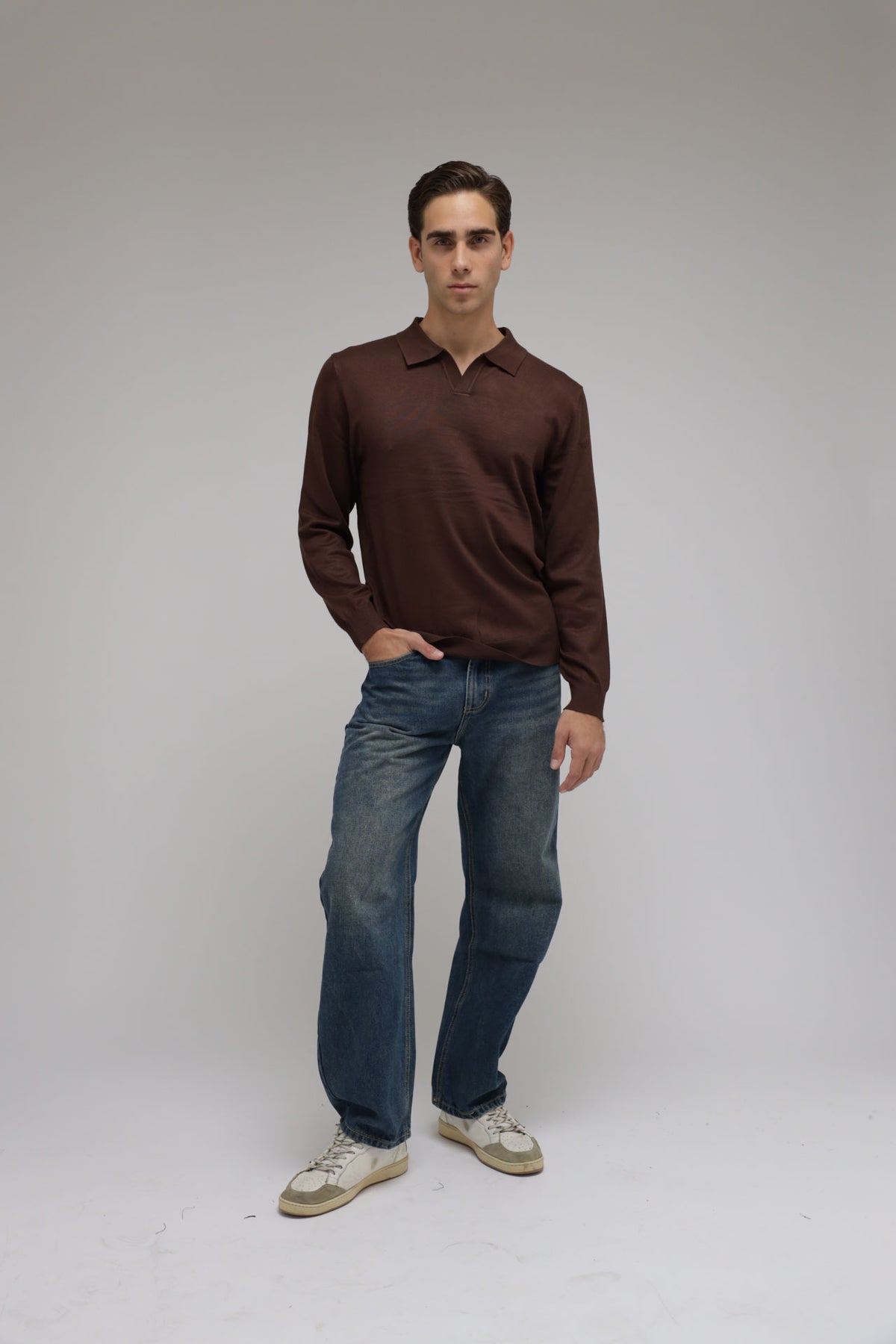 Polo scollo V in maglia
