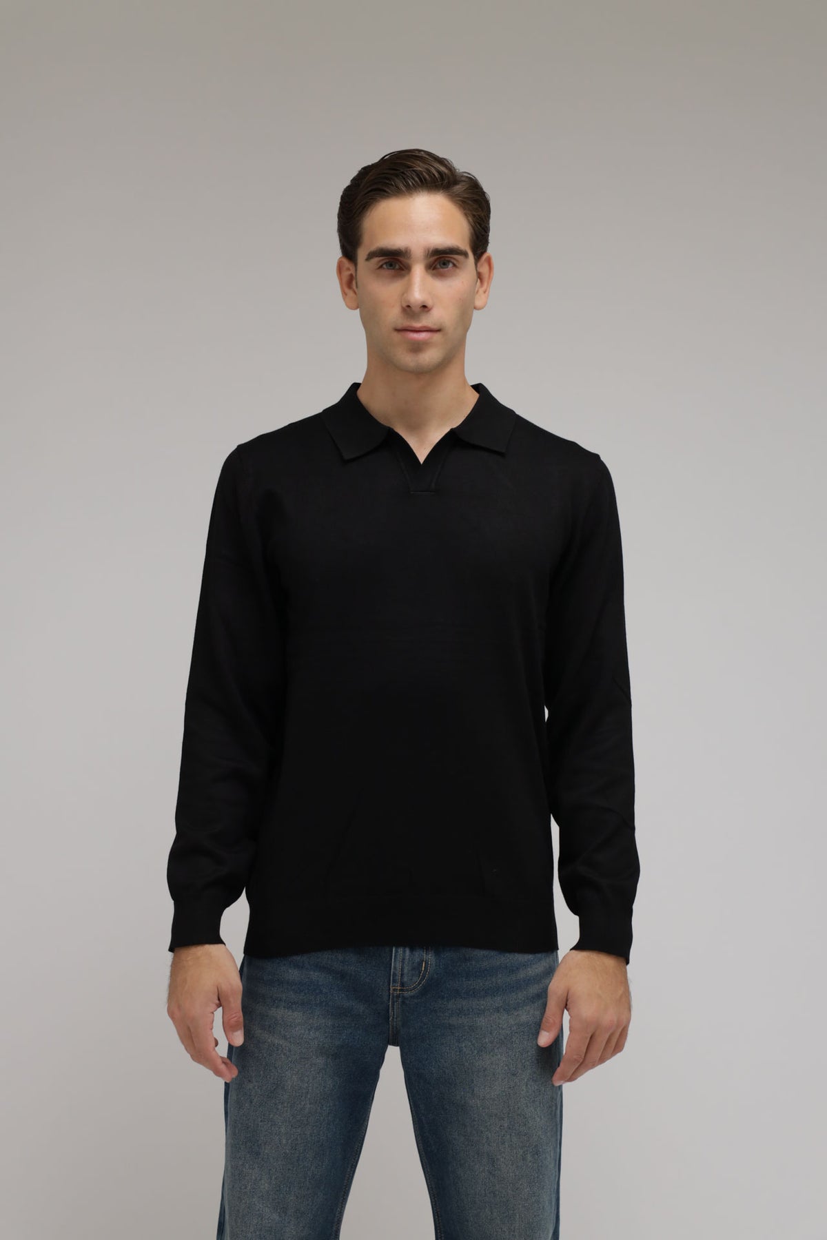 Polo scollo V in maglia