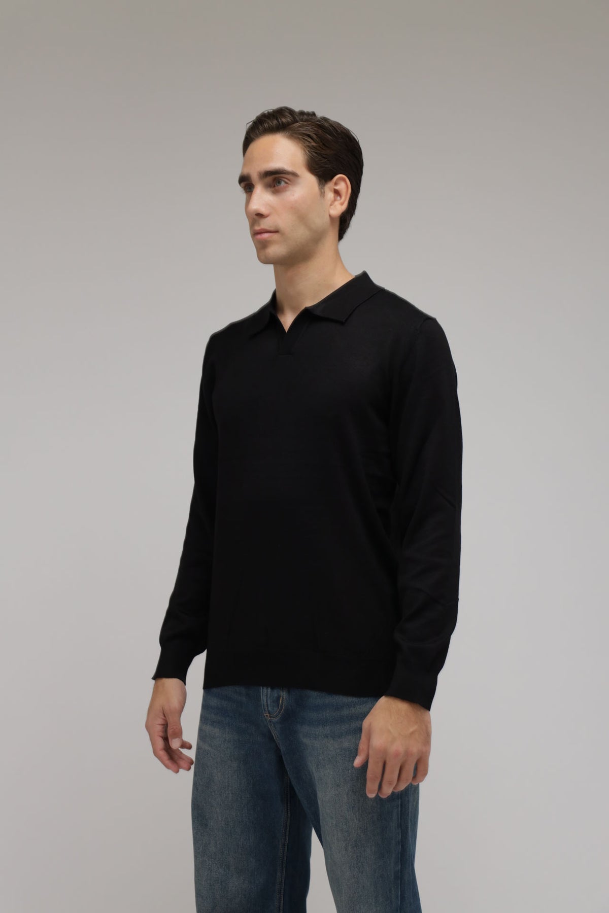 Polo scollo V in maglia