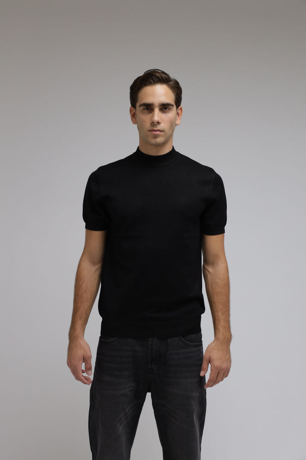 T-shirt accollata in Maglia