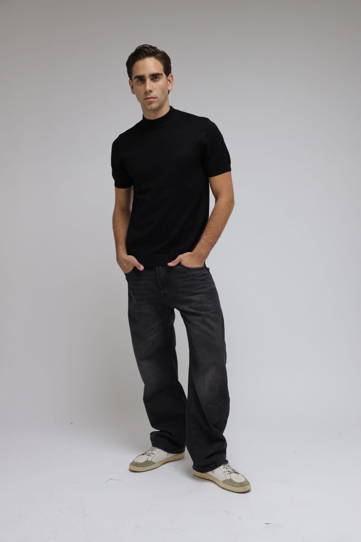 T-shirt accollata in Maglia