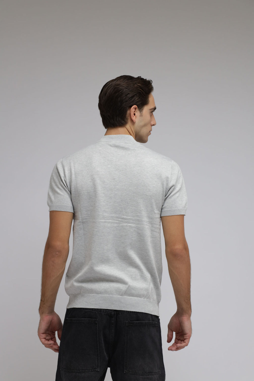 T-shirt accollata in Maglia