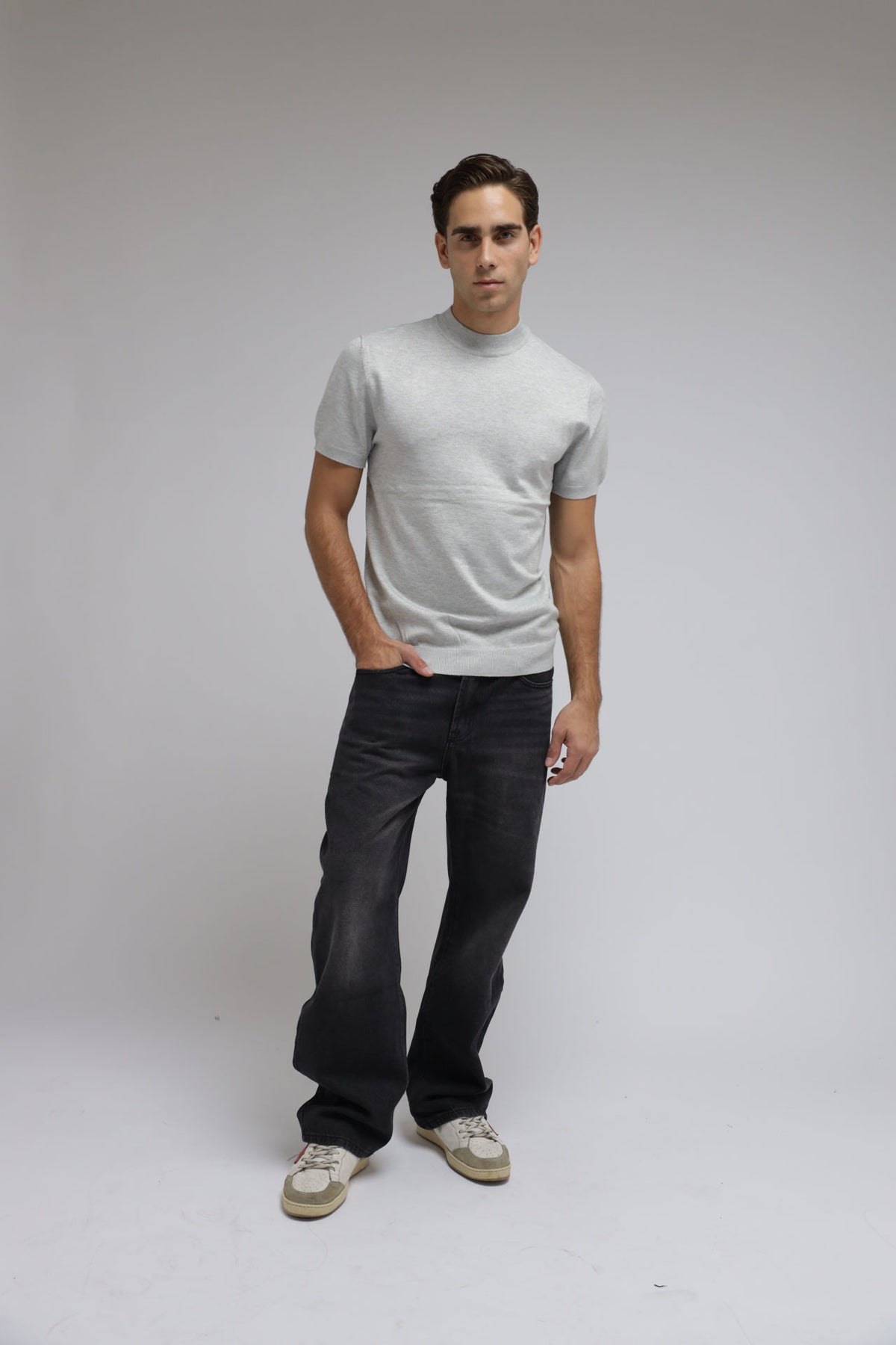 T-shirt accollata in Maglia