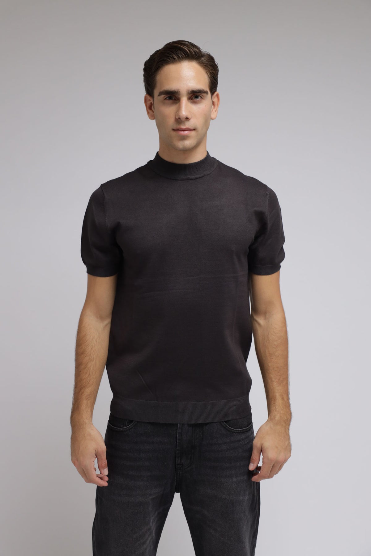 T-shirt accollata in Maglia