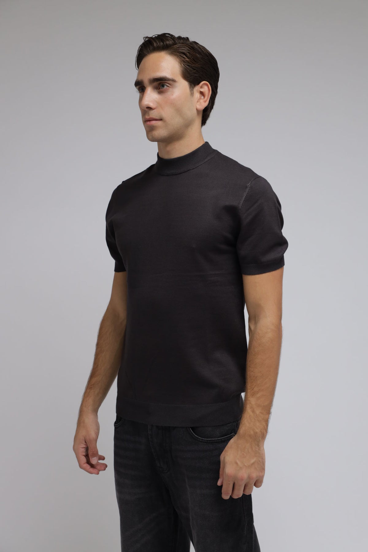 T-shirt accollata in Maglia