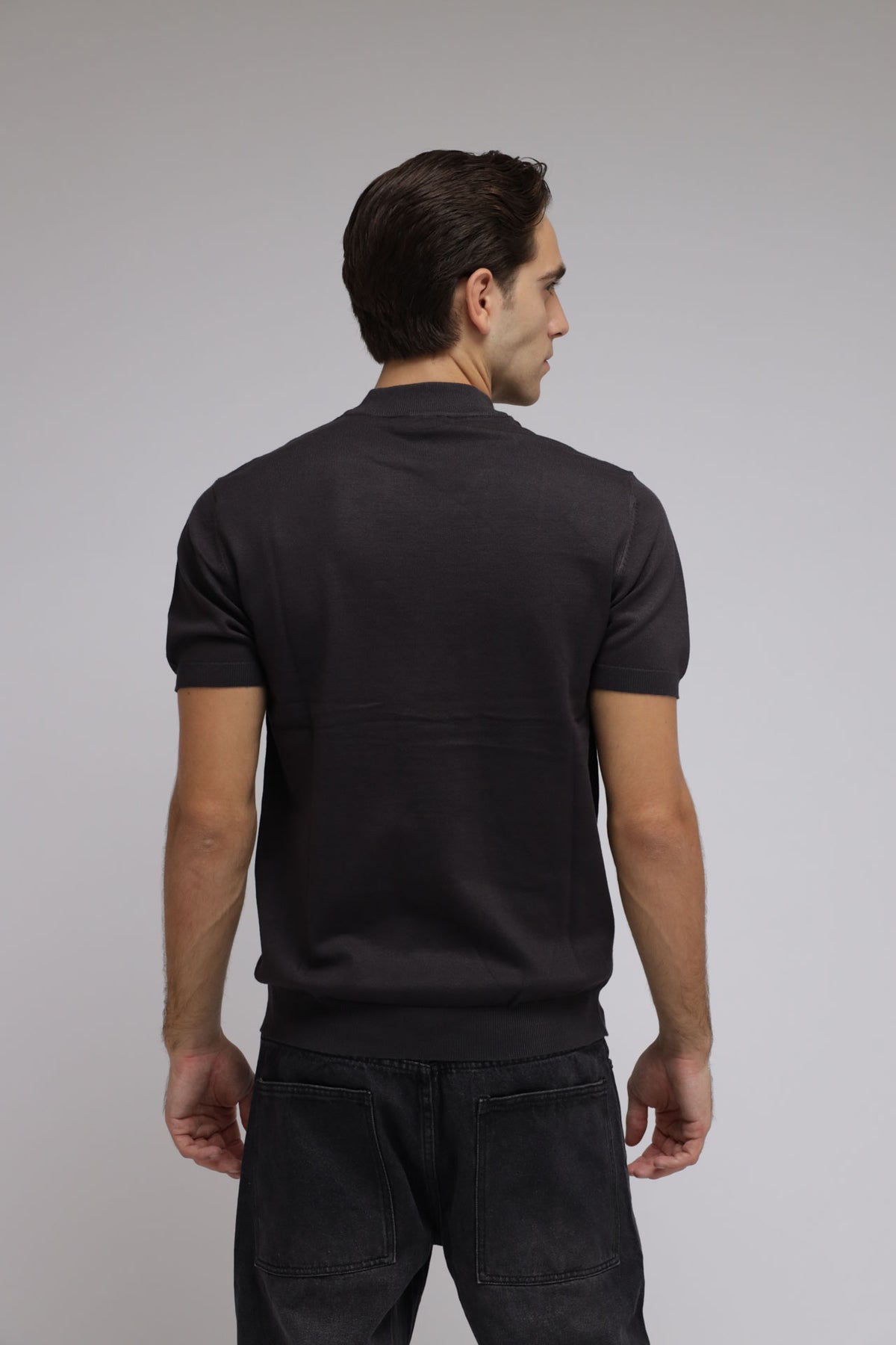 T-shirt accollata in Maglia