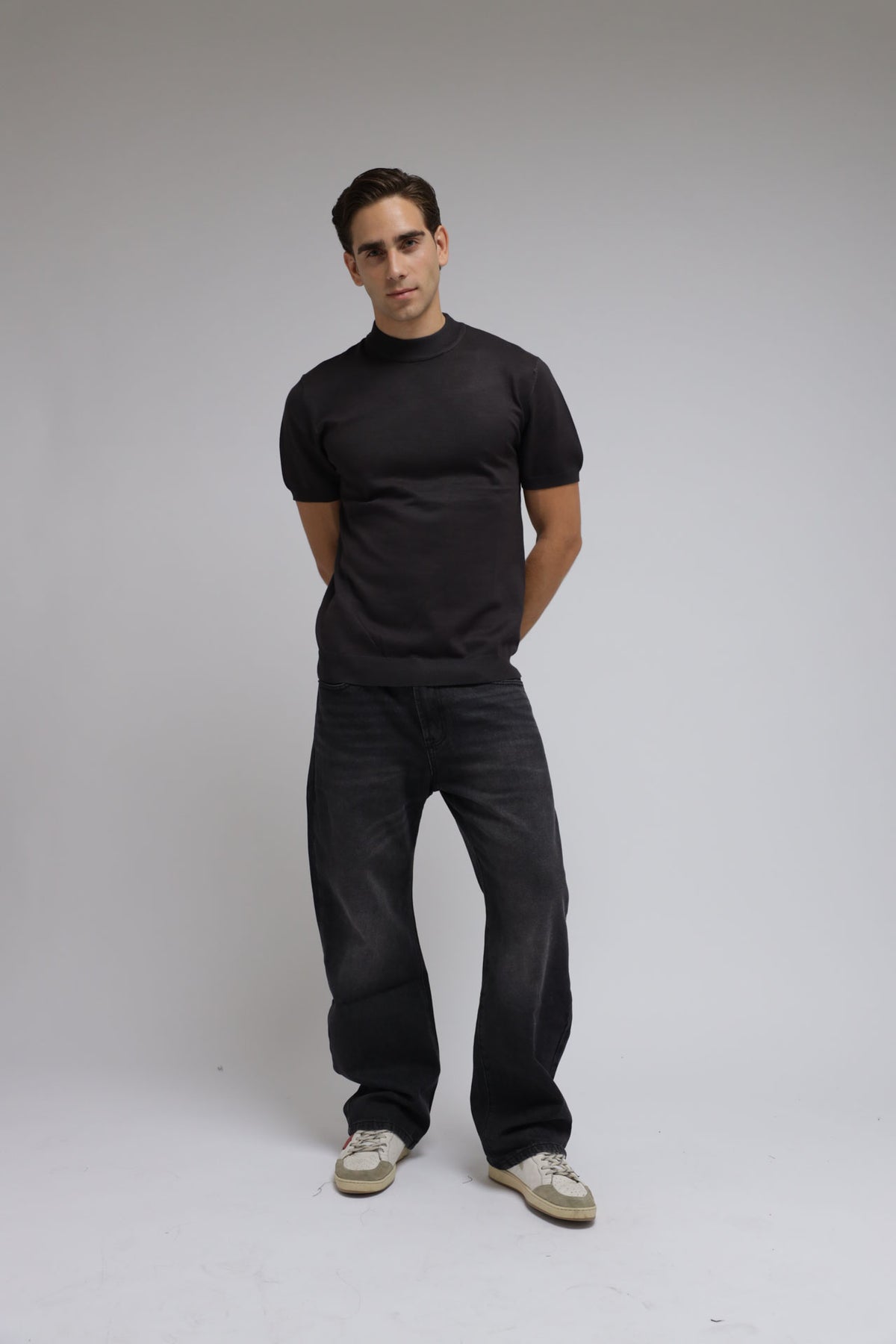 T-shirt accollata in Maglia