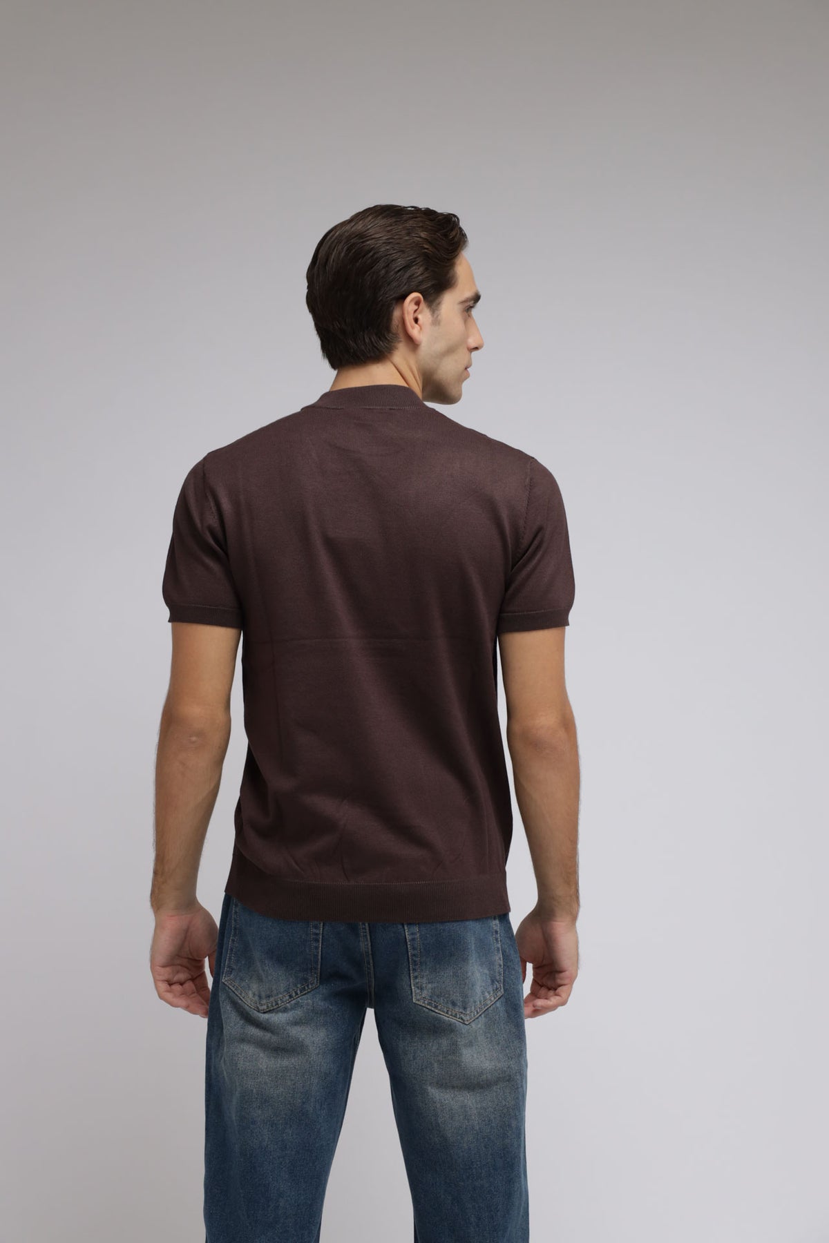 T-shirt accollata in Maglia
