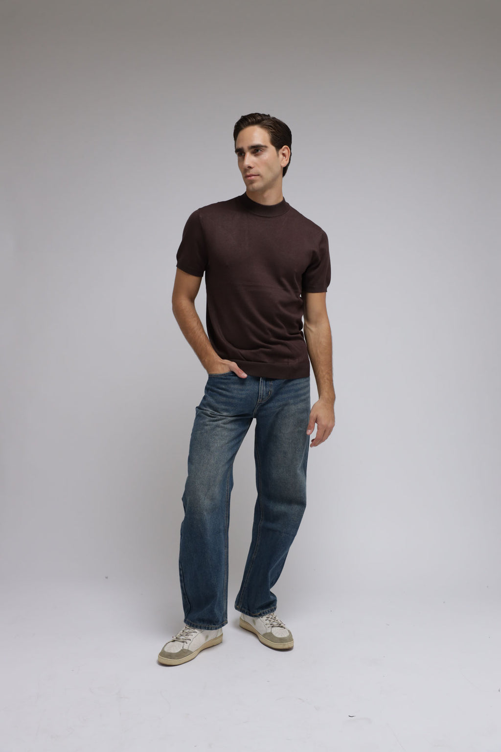 T-shirt accollata in Maglia