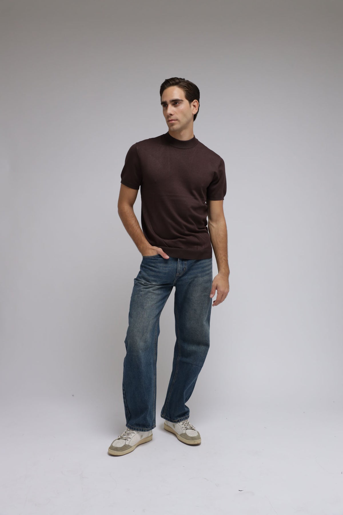 T-shirt accollata in Maglia