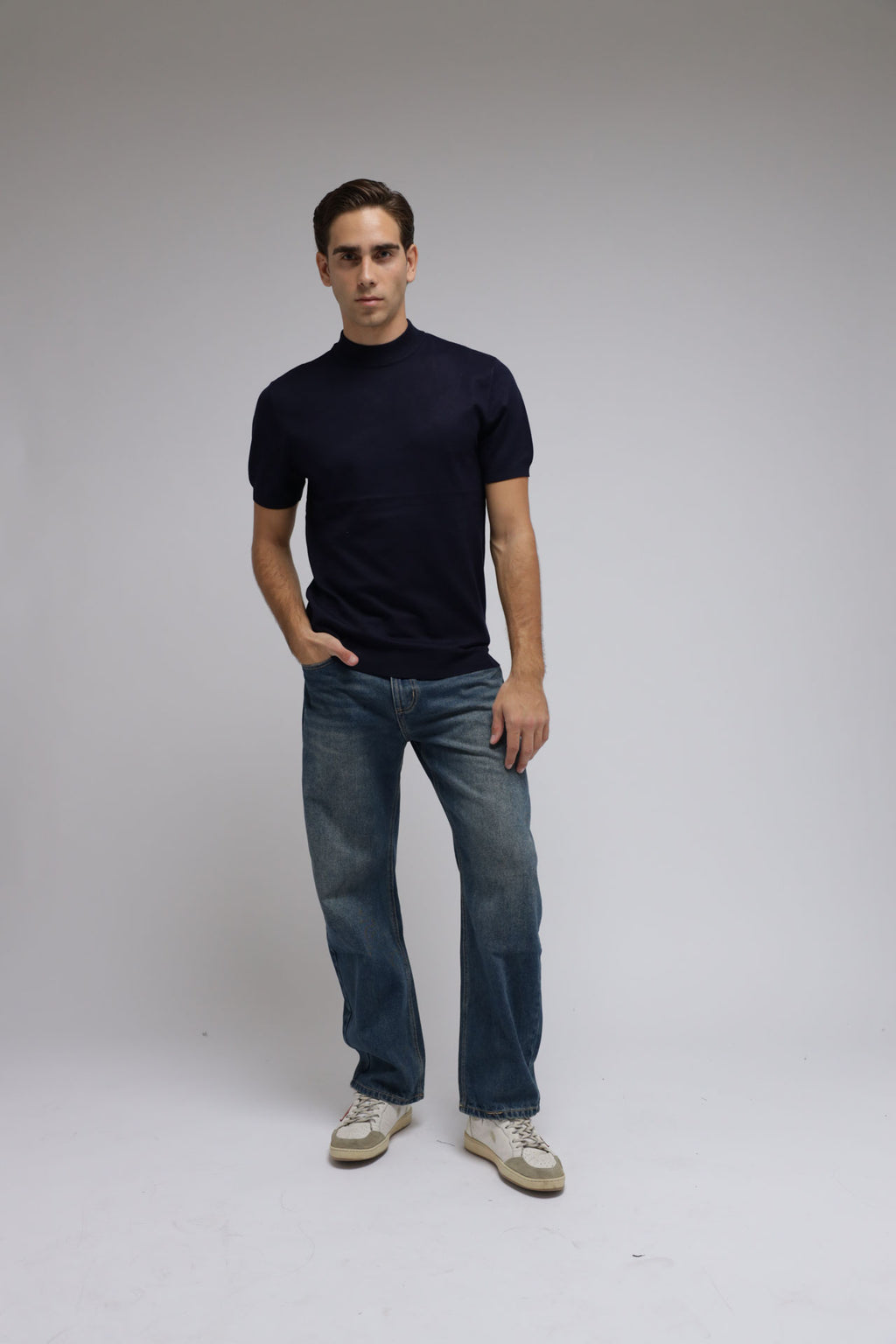 T-shirt accollata in Maglia