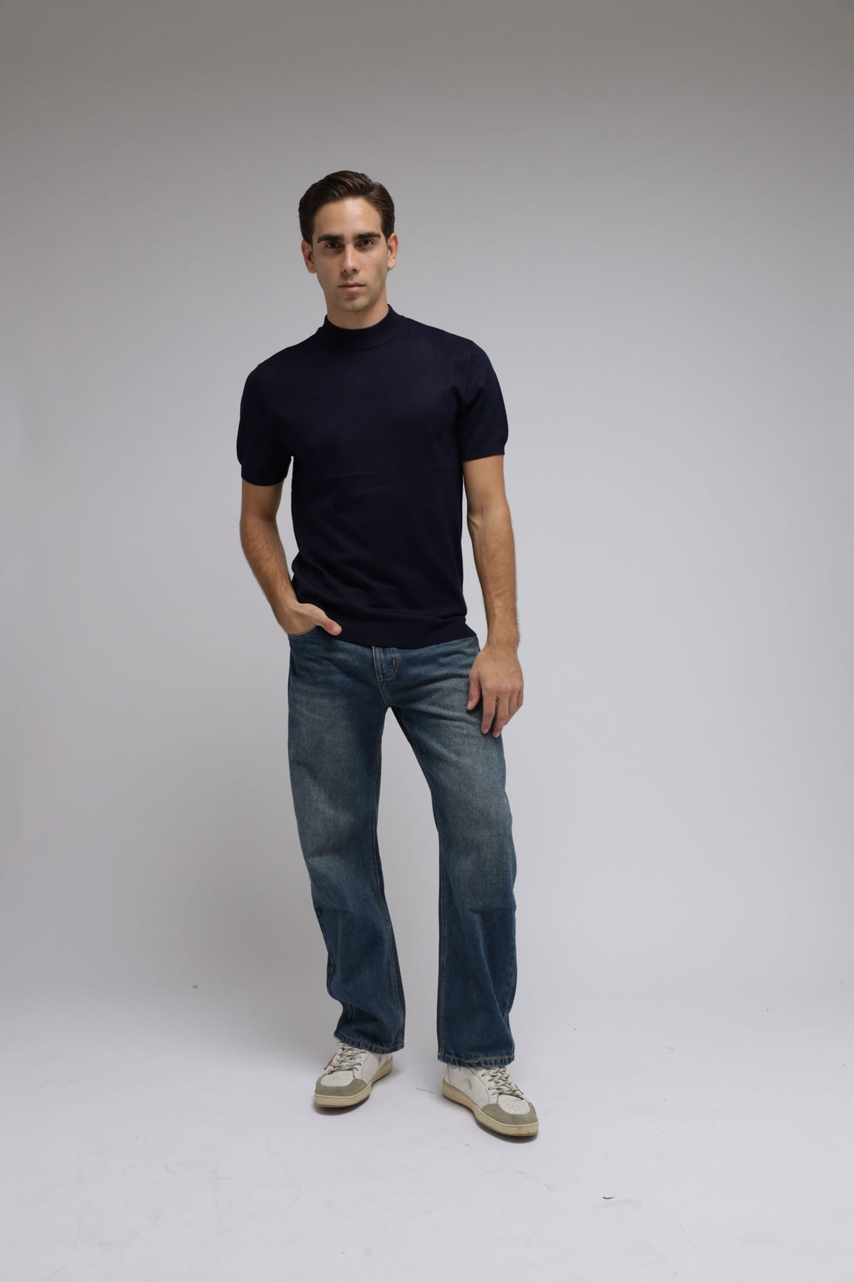 T-shirt accollata in Maglia